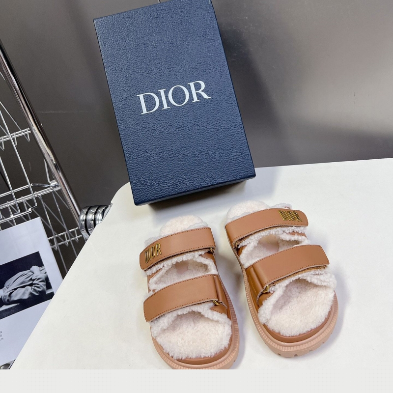 ch**an D*or slippers